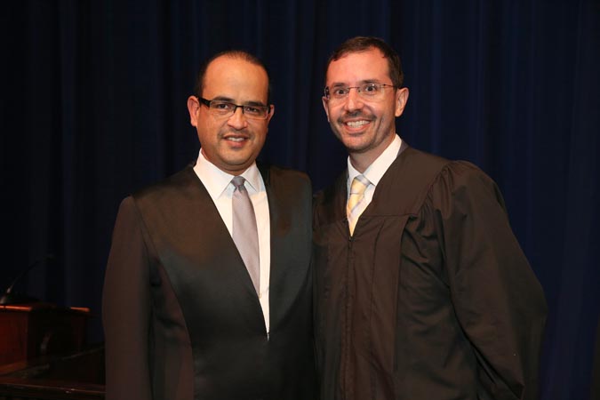 El Juez Asociado, Hon. Ángel Colón Pérez, junto al licenciado Enrique Núñez Negrón.