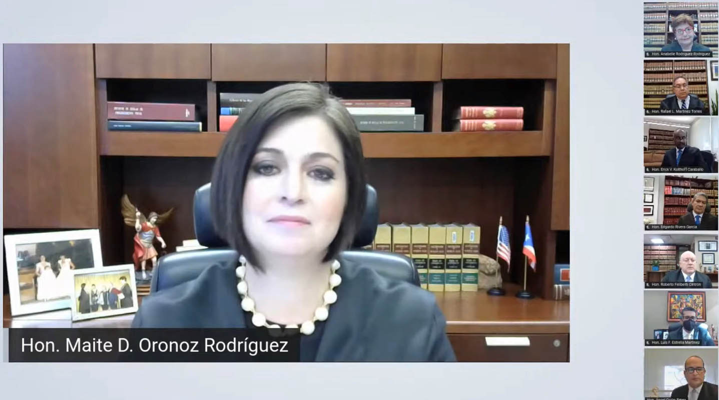La Jueza Presidenta, Hon. Maite D. Oronoz Rodríguez presidió la Sesión Especial y ofreció un mensaje de la ocasión.